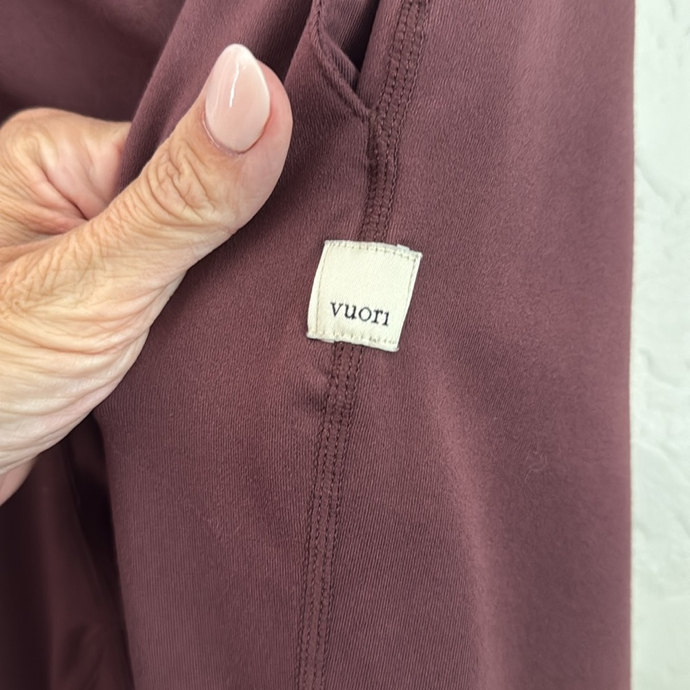 Vuori Sunday Performance Joggers in Fig, Size Large - Picture 4 of 5